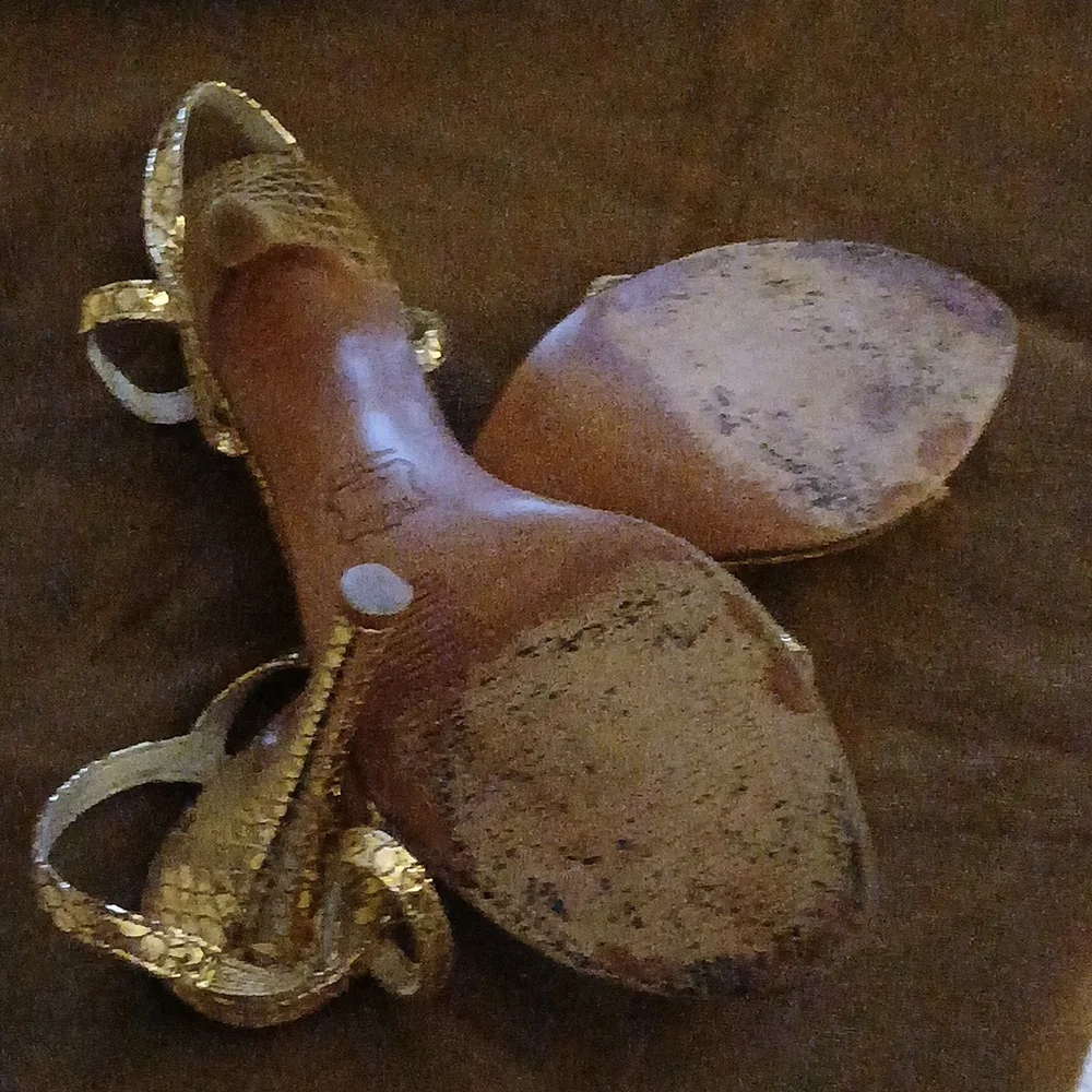 Stuart Weitzman for Russell & Bromley Gold Stilleto Sandals 7.5 - Picture 6 of 13